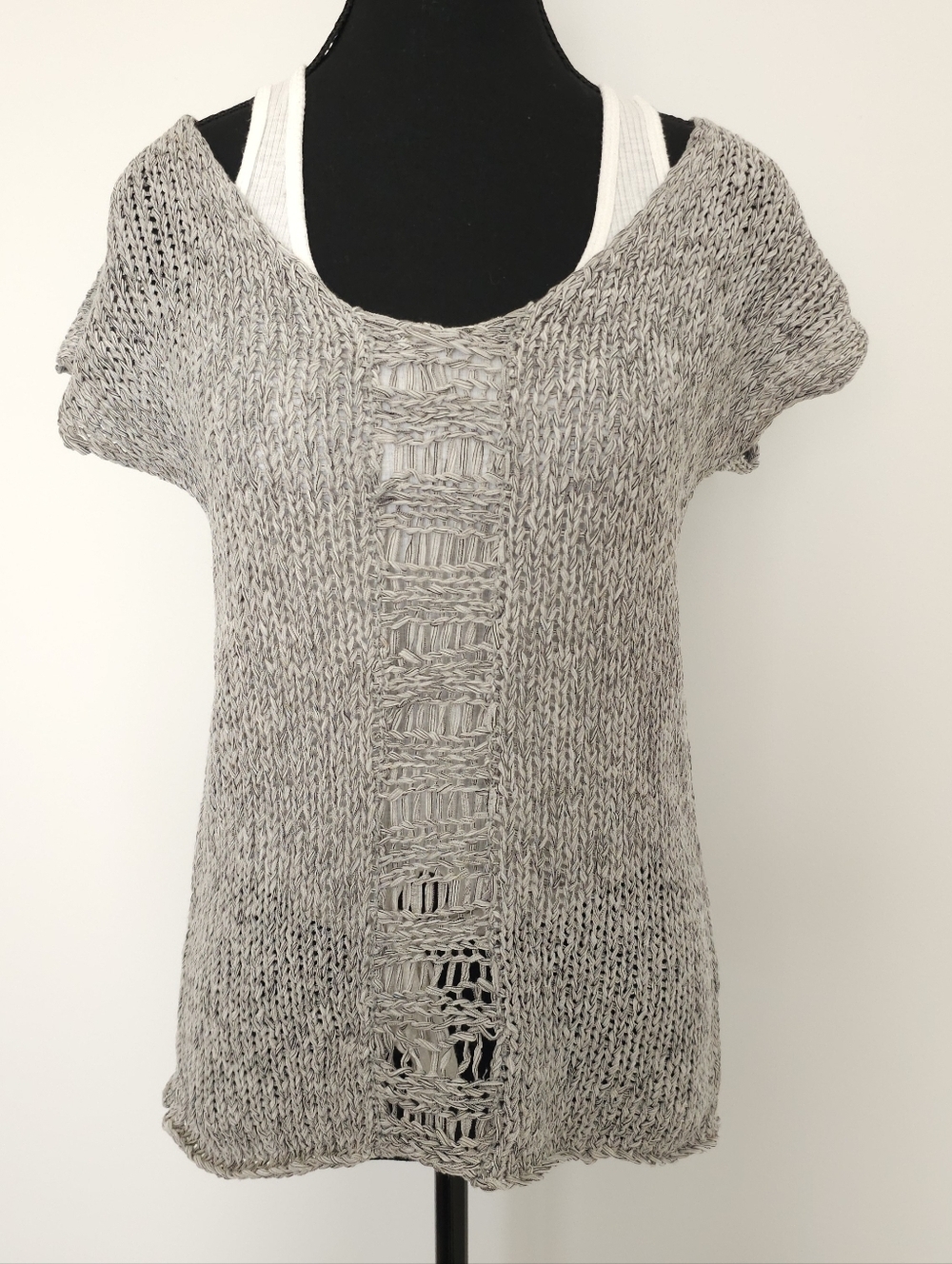 Dynamite Knit Short Sleeve Sweater Top โ Size XS โ Grey Open Knit - Picture 14 of 16